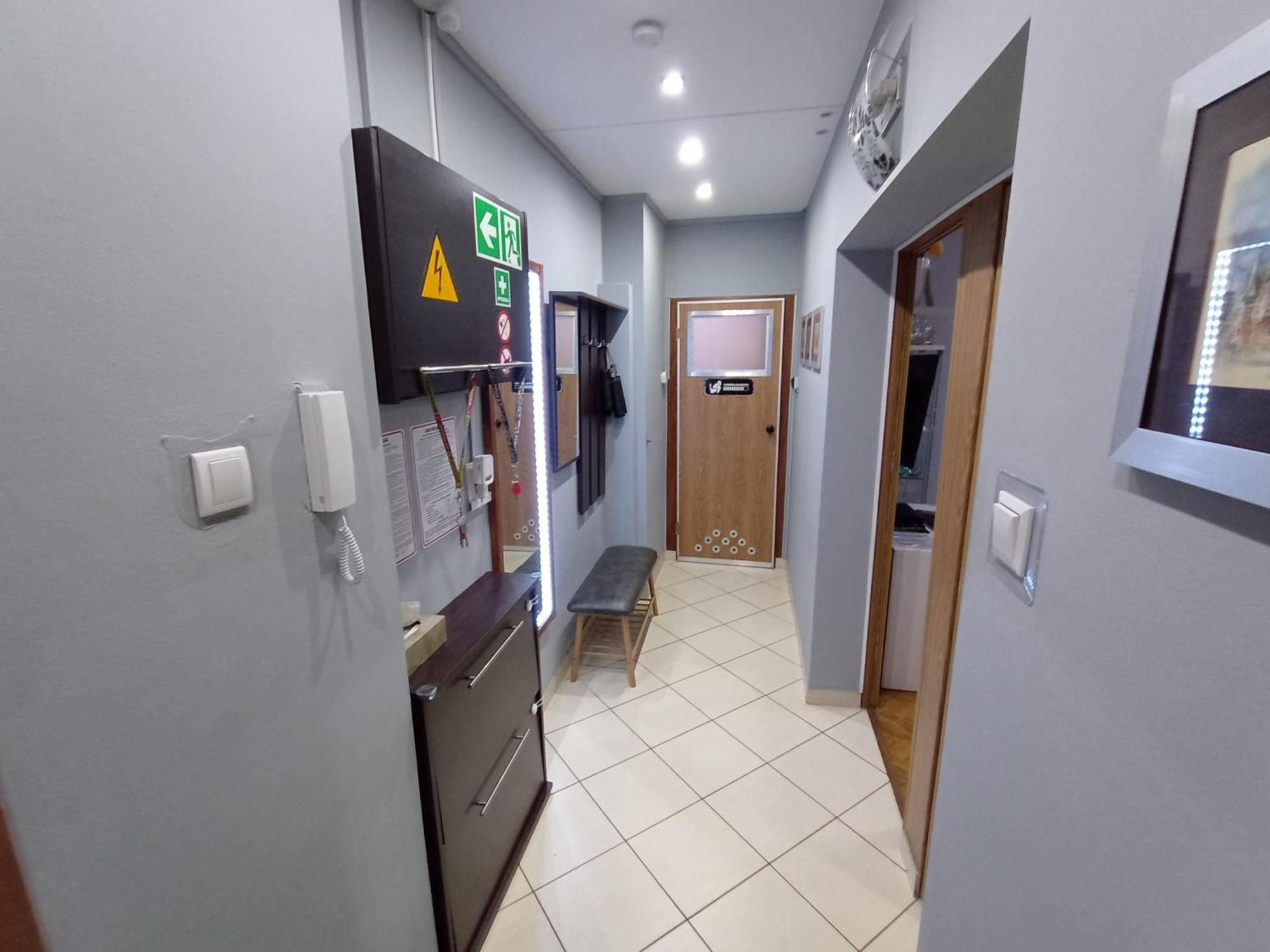 Apartament Venge -Cale Mieszkanie 46M2 Na Wylacznosc - Z Jedna Sypialnia I Jednym Sypialno-Salonem -3 Pietro Bez Windy- Rezerwacja Bez Karty Kredytowej-Klimatyzacja-Netflix-2 Lozeczka Dzieciece- Bezplatny Parking Publiczny Вроцлав Экстерьер фото