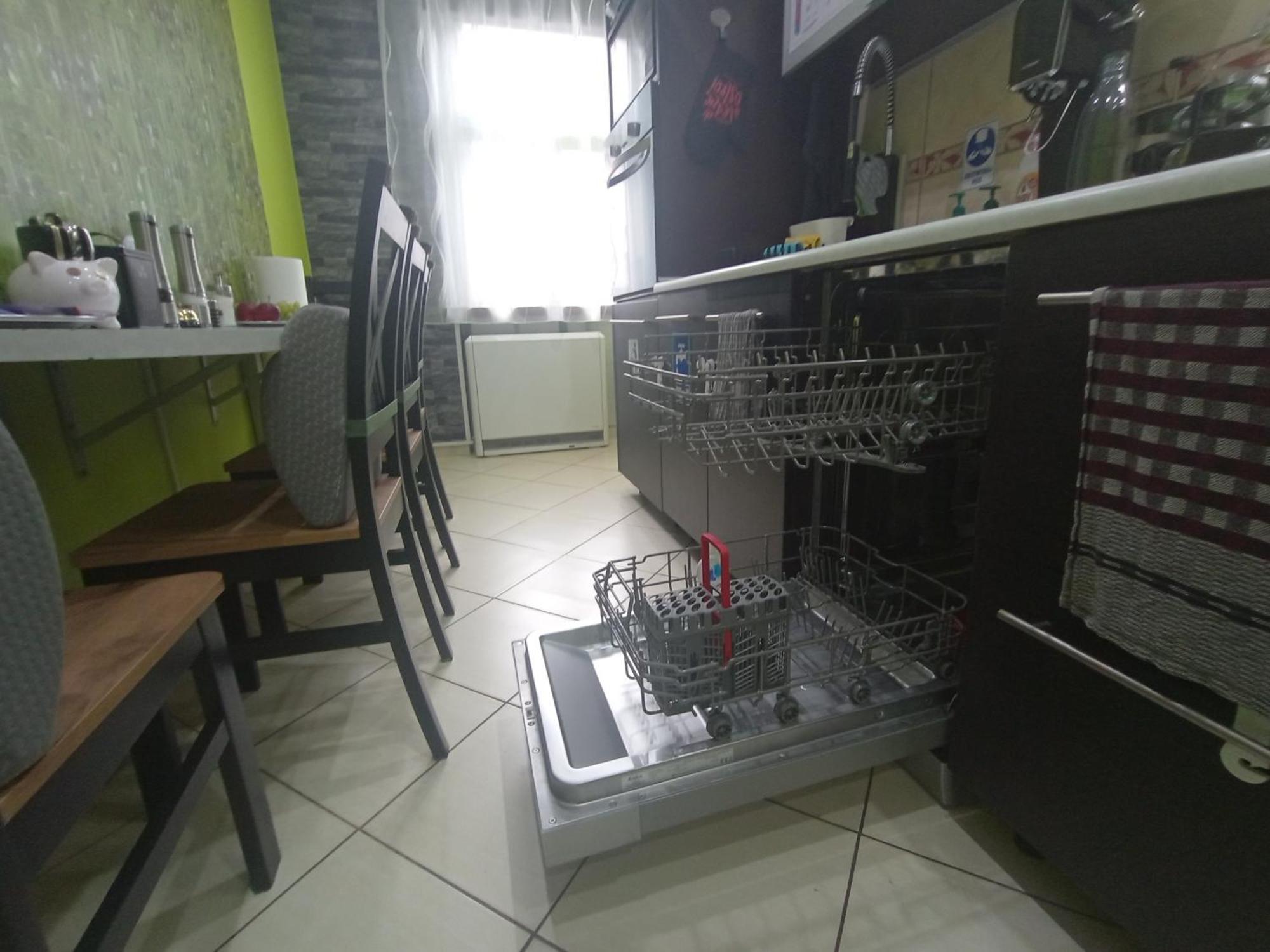 Apartament Venge -Cale Mieszkanie 46M2 Na Wylacznosc - Z Jedna Sypialnia I Jednym Sypialno-Salonem -3 Pietro Bez Windy- Rezerwacja Bez Karty Kredytowej-Klimatyzacja-Netflix-2 Lozeczka Dzieciece- Bezplatny Parking Publiczny Вроцлав Экстерьер фото
