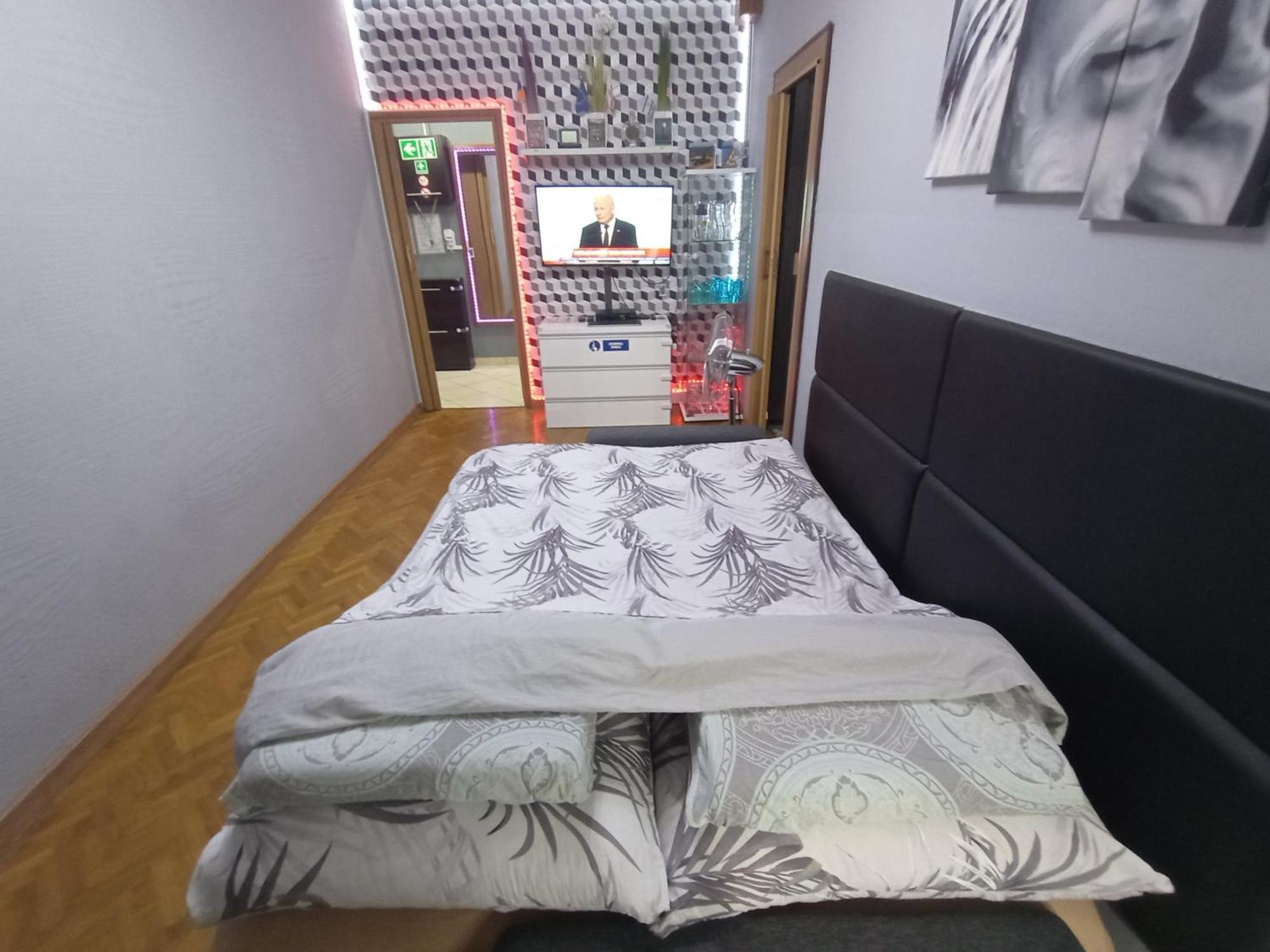 Apartament Venge -Cale Mieszkanie 46M2 Na Wylacznosc - Z Jedna Sypialnia I Jednym Sypialno-Salonem -3 Pietro Bez Windy- Rezerwacja Bez Karty Kredytowej-Klimatyzacja-Netflix-2 Lozeczka Dzieciece- Bezplatny Parking Publiczny Вроцлав Экстерьер фото
